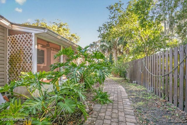 1636 LOWER 4TH Avenue N, Jacksonville Beach, FL 32250