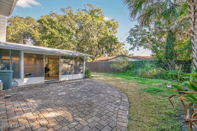 1636 LOWER 4TH Avenue N, Jacksonville Beach, FL 32250