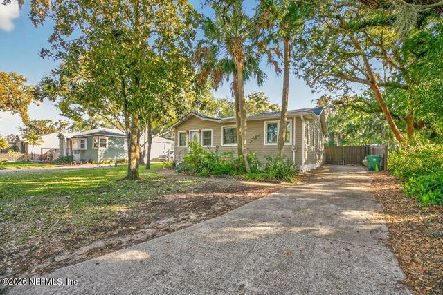 1636 LOWER 4TH Avenue N, Jacksonville Beach, FL 32250
