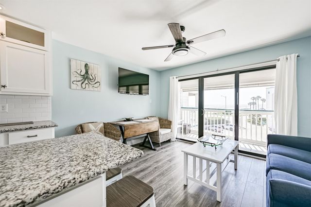 6102 Seawall Boulevard 208, Galveston, TX 77551