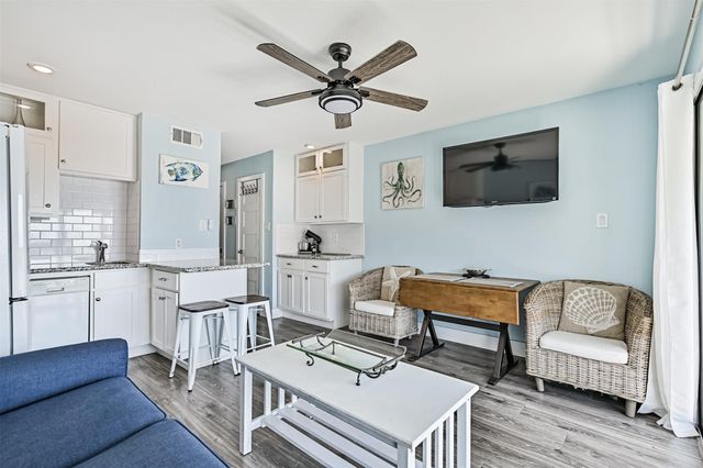 6102 Seawall Boulevard 208, Galveston, TX 77551