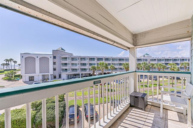 6102 Seawall Boulevard 208, Galveston, TX 77551