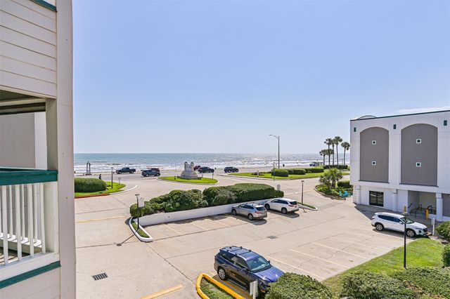 6102 Seawall Boulevard 208, Galveston, TX 77551