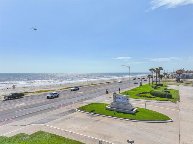 6102 Seawall Boulevard 208, Galveston, TX 77551