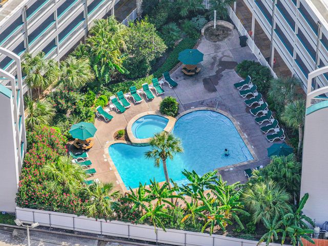 6102 Seawall Boulevard 208, Galveston, TX 77551