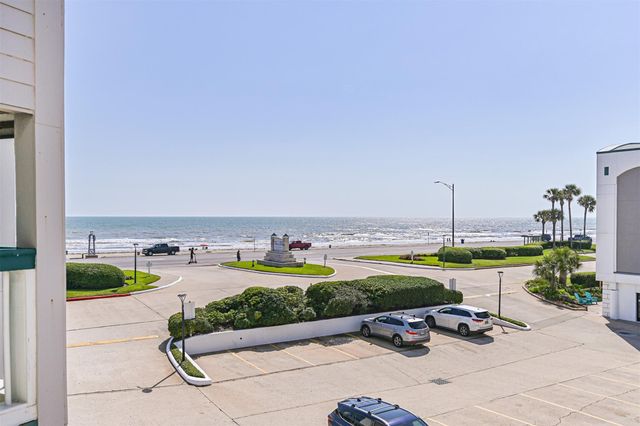 6102 Seawall Boulevard 208, Galveston, TX 77551