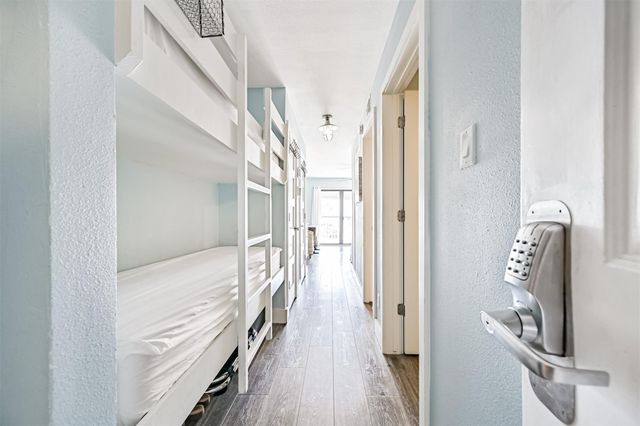 6102 Seawall Boulevard 208, Galveston, TX 77551