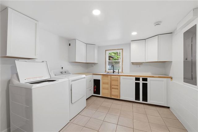 405 SW 16th Street, Blue Springs, MO 64015