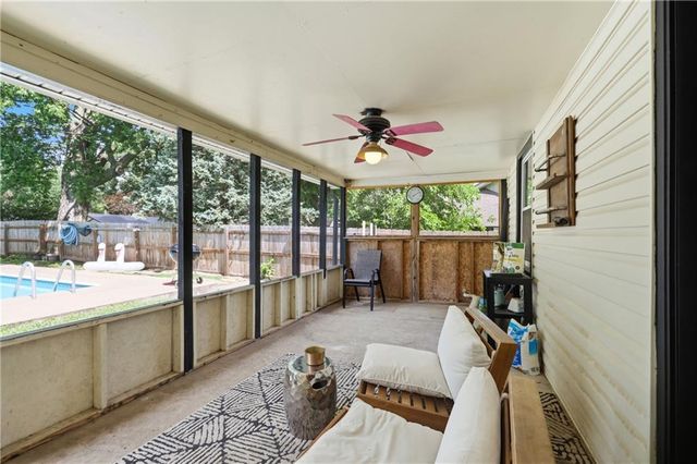 405 SW 16th Street, Blue Springs, MO 64015