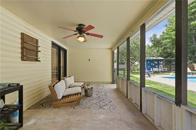 405 SW 16th Street, Blue Springs, MO 64015