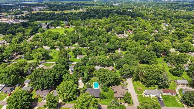 405 SW 16th Street, Blue Springs, MO 64015