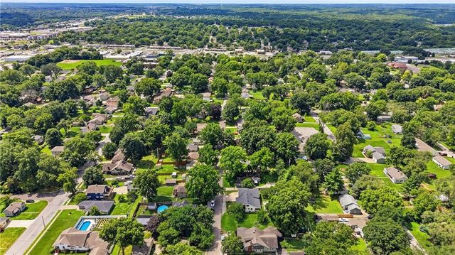 405 SW 16th Street, Blue Springs, MO 64015