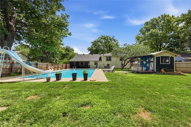 405 SW 16th Street, Blue Springs, MO 64015