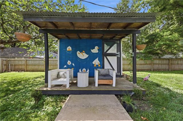 405 SW 16th Street, Blue Springs, MO 64015