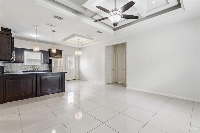 905 E Myrtle Beach Avenue, Mcallen, TX 78503