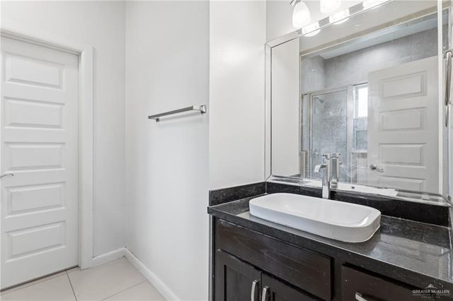 905 E Myrtle Beach Avenue, Mcallen, TX 78503