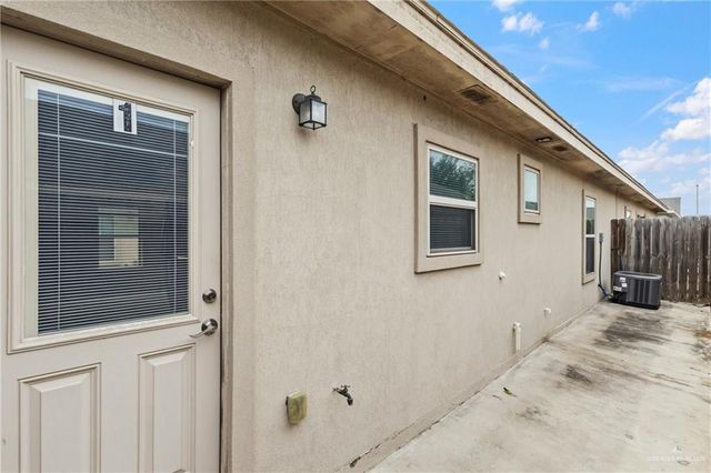 905 E Myrtle Beach Avenue, Mcallen, TX 78503