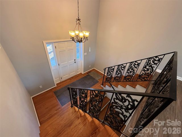 1230 18th Avenue NE, Hickory, NC 28601