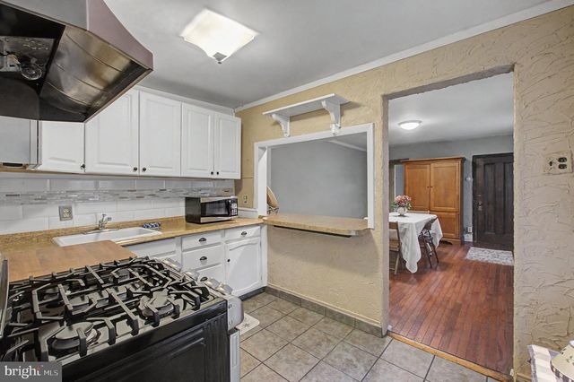 7830 OLD YORK RD, Elkins Park, PA 19027