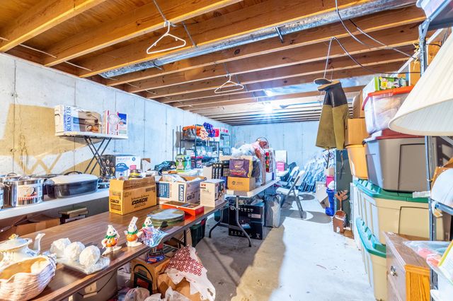 305 N Meadow Lane, Kendallville, IN 46755