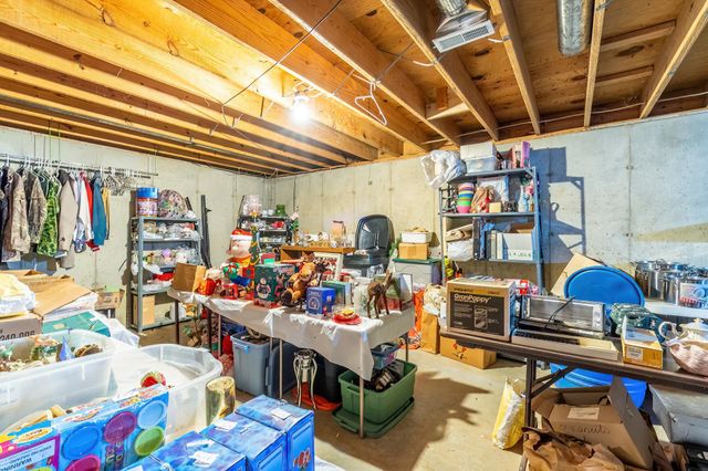 305 N Meadow Lane, Kendallville, IN 46755