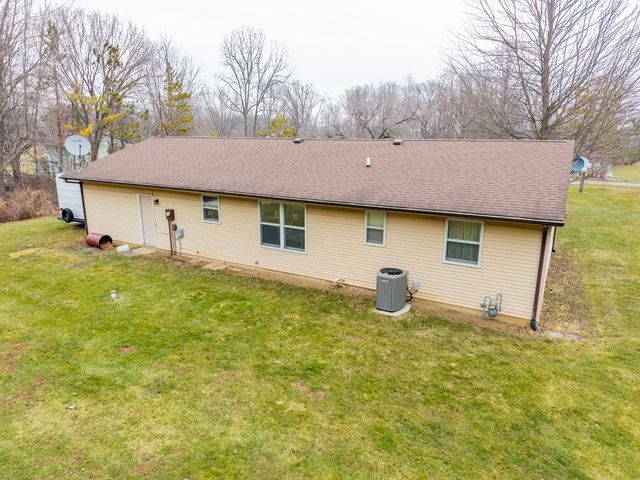 305 N Meadow Lane, Kendallville, IN 46755