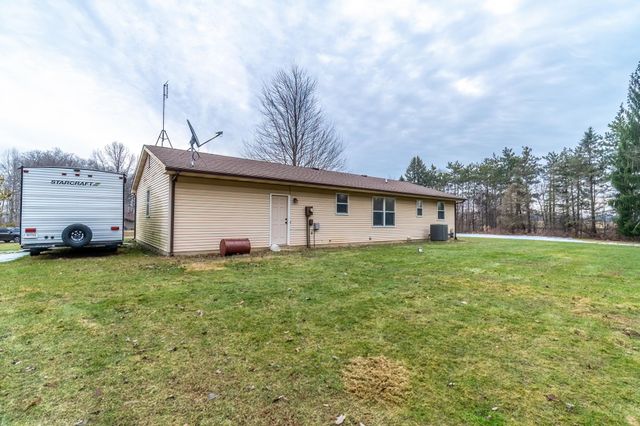 305 N Meadow Lane, Kendallville, IN 46755