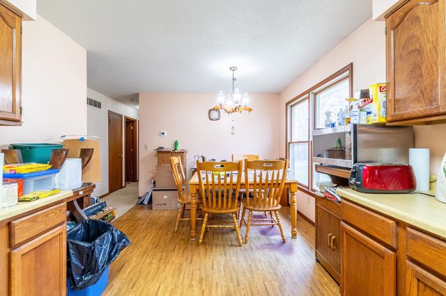 305 N Meadow Lane, Kendallville, IN 46755