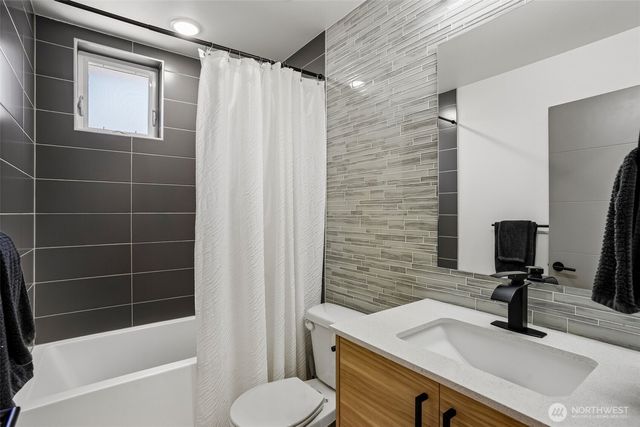 2609 SW Nevada Street, Seattle, WA 98126