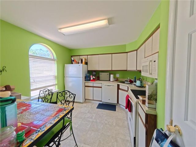 528 Rainbow Ct Unit 103, Newport News, VA 23608