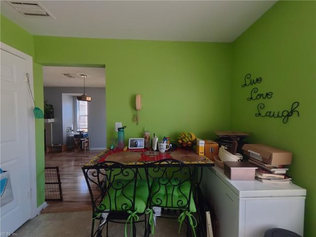 528 Rainbow Ct Unit 103, Newport News, VA 23608
