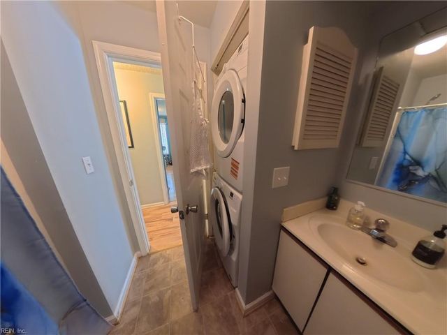 528 Rainbow Ct Unit 103, Newport News, VA 23608