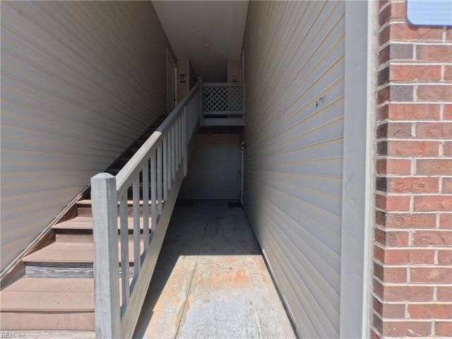 528 Rainbow Ct Unit 103, Newport News, VA 23608