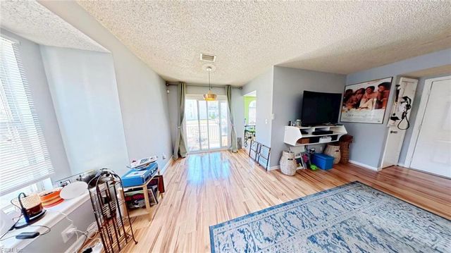 528 Rainbow Ct Unit 103, Newport News, VA 23608