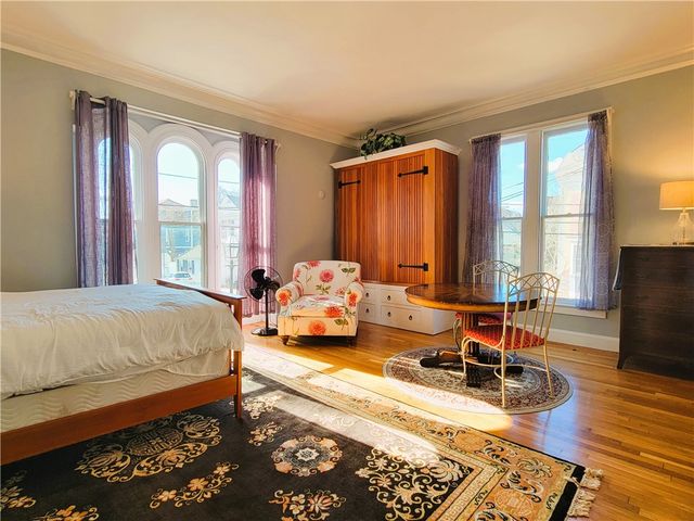 92 Pelham Street 1, Newport, RI 02840