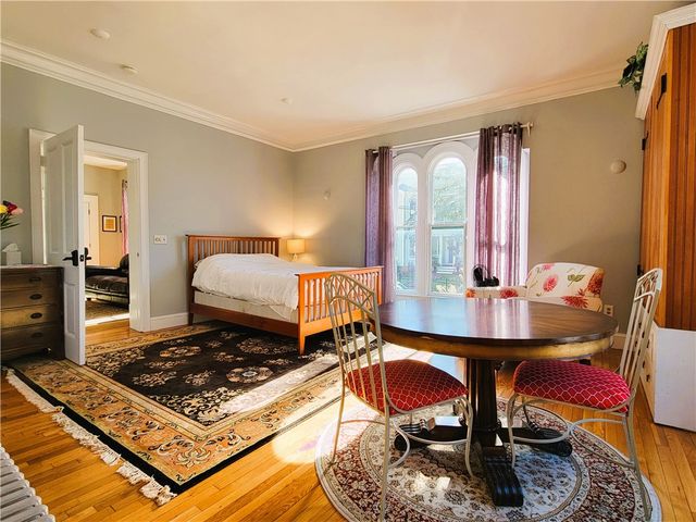 92 Pelham Street 1, Newport, RI 02840