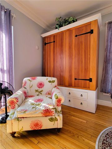 92 Pelham Street 1, Newport, RI 02840