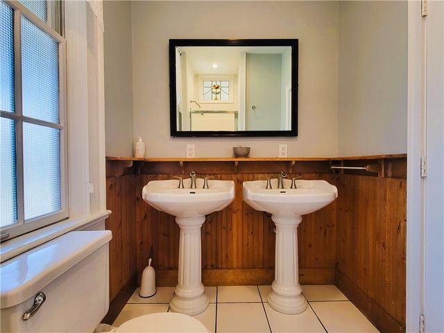 92 Pelham Street 1, Newport, RI 02840