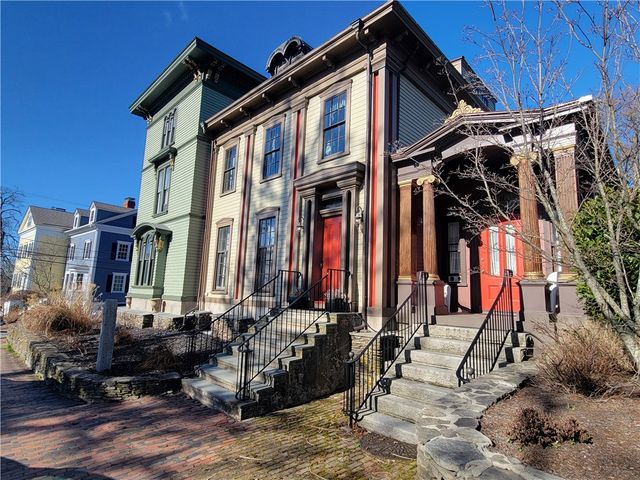 92 Pelham Street 1, Newport, RI 02840