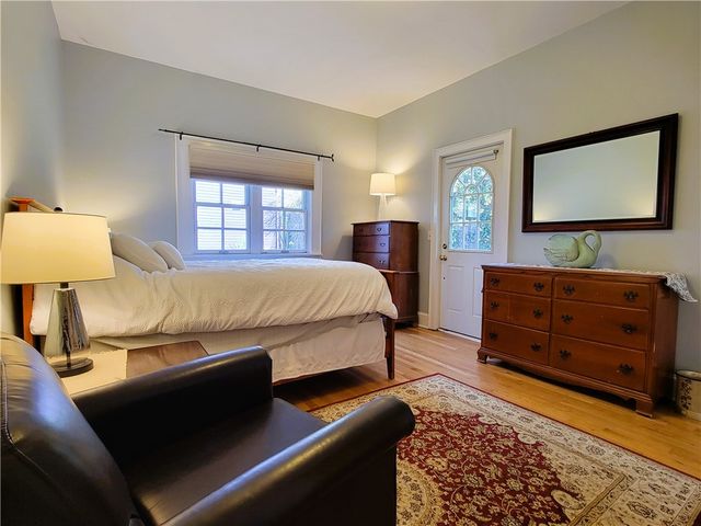 92 Pelham Street 1, Newport, RI 02840