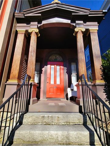 92 Pelham Street 1, Newport, RI 02840