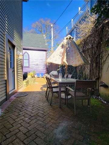 92 Pelham Street 1, Newport, RI 02840