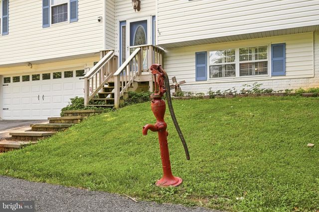 461 ROME BEAUTY DR, Linden, VA 22642