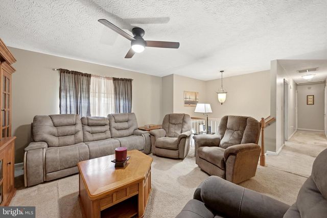 461 ROME BEAUTY DR, Linden, VA 22642