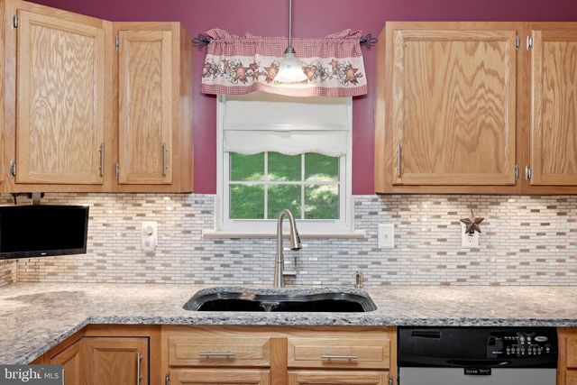 461 ROME BEAUTY DR, Linden, VA 22642