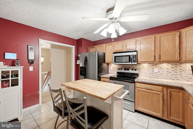 461 ROME BEAUTY DR, Linden, VA 22642
