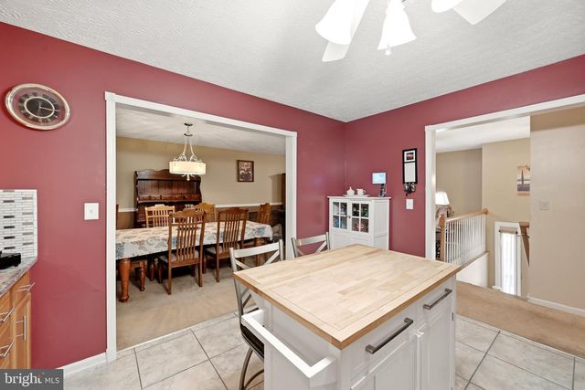 461 ROME BEAUTY DR, Linden, VA 22642
