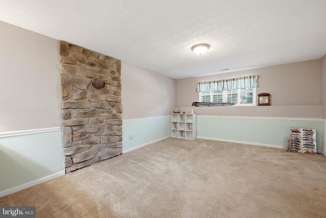 461 ROME BEAUTY DR, Linden, VA 22642