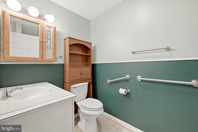 461 ROME BEAUTY DR, Linden, VA 22642