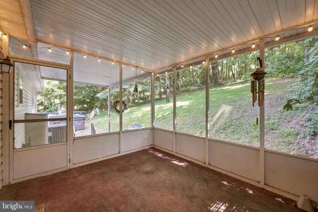 461 ROME BEAUTY DR, Linden, VA 22642